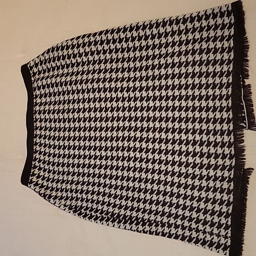 KIER + J  Brown & White Houndstooth 100% Cashmere Midi Skirt